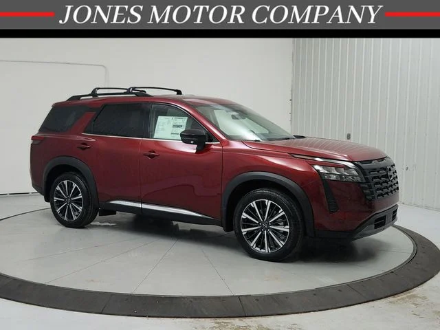 2026 Nissan Pathfinder Platinum 2WD's photo