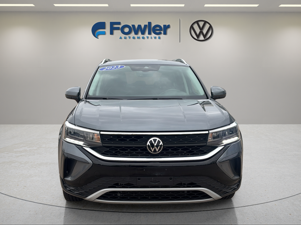Used 2023 Gray Volkswagen 1.5T SE image 2