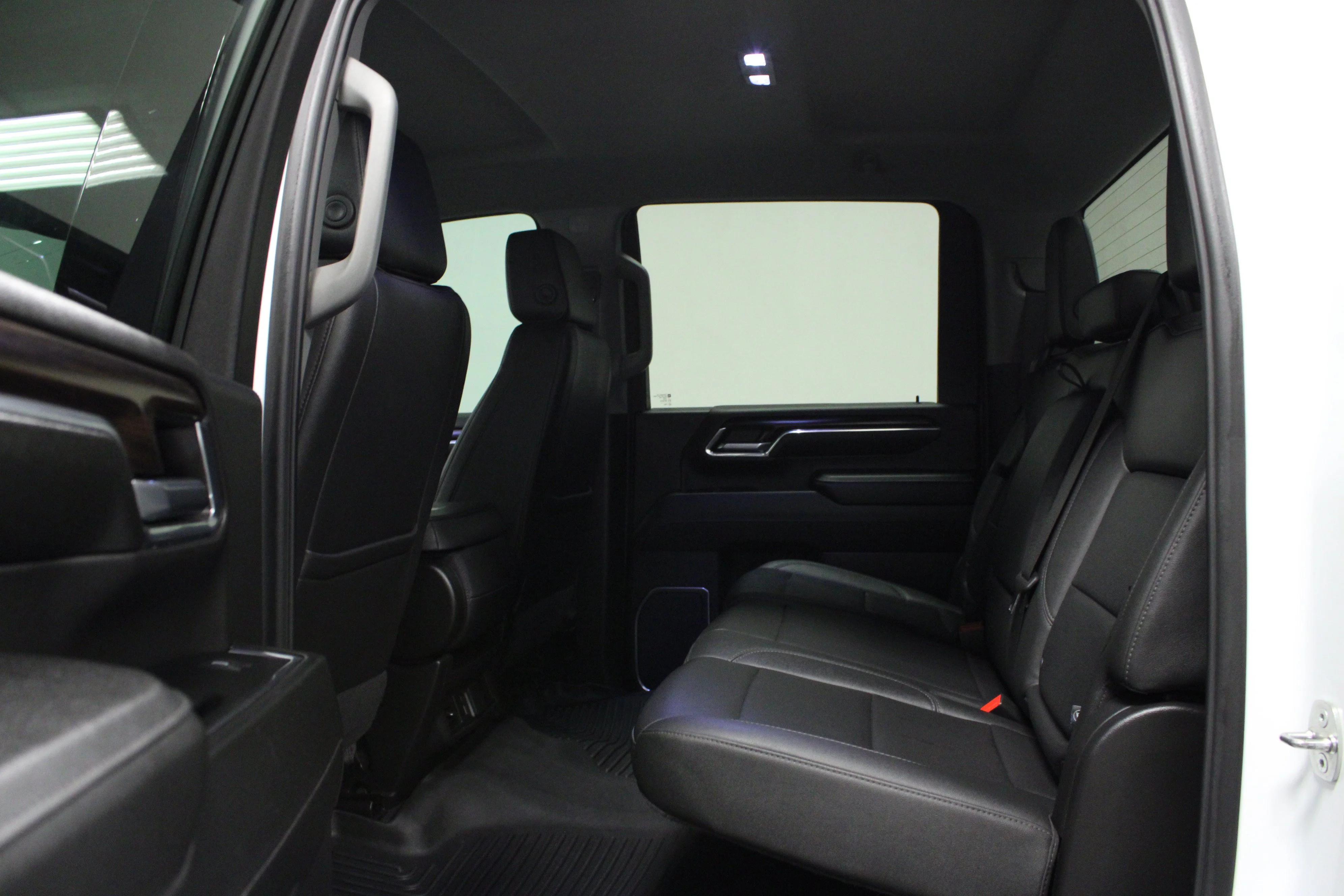 Used 2024 Summit White GMC SLT image 13