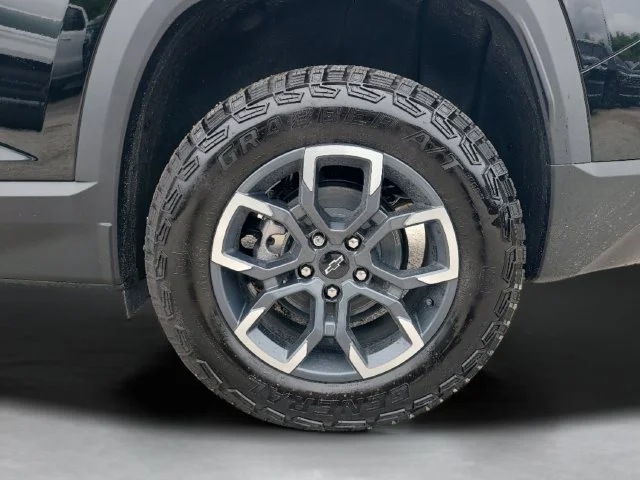 New 2027 Mosaic Black Metallic Chevrolet ACTIV image 38
