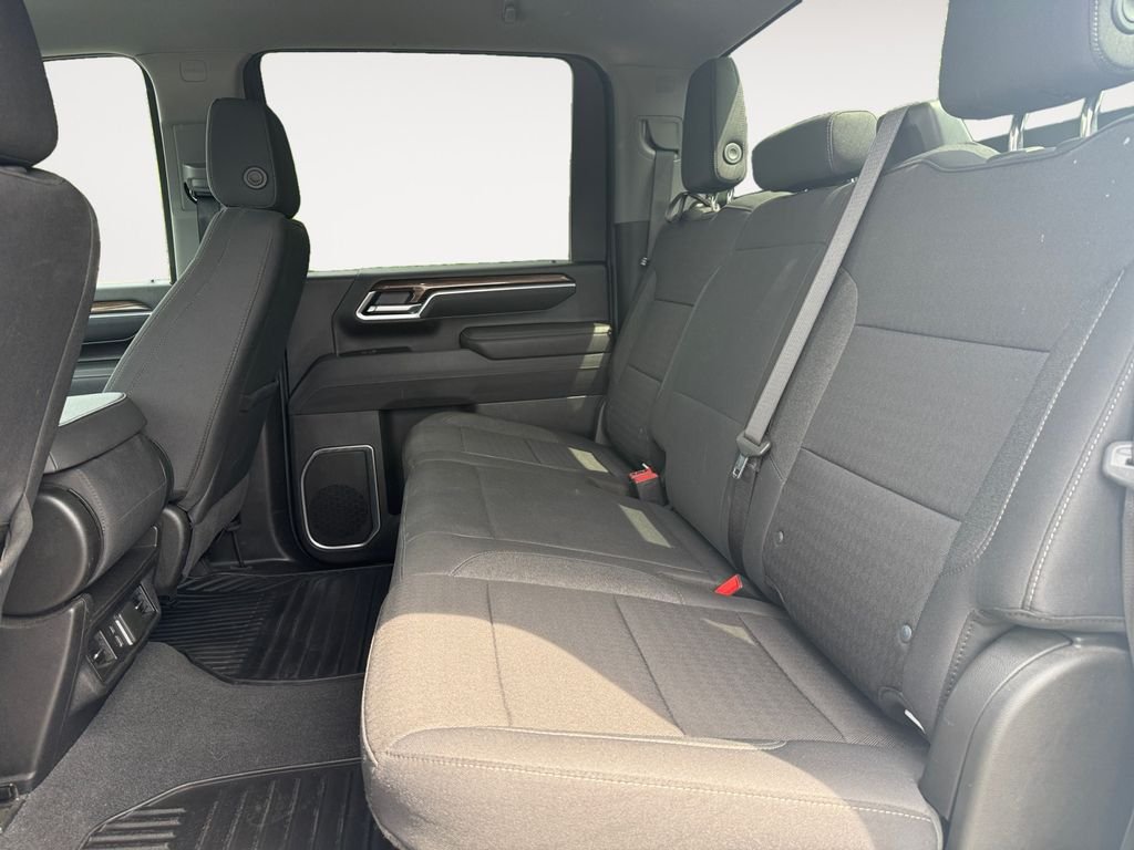 Used 2025 White Chevrolet LT image 13