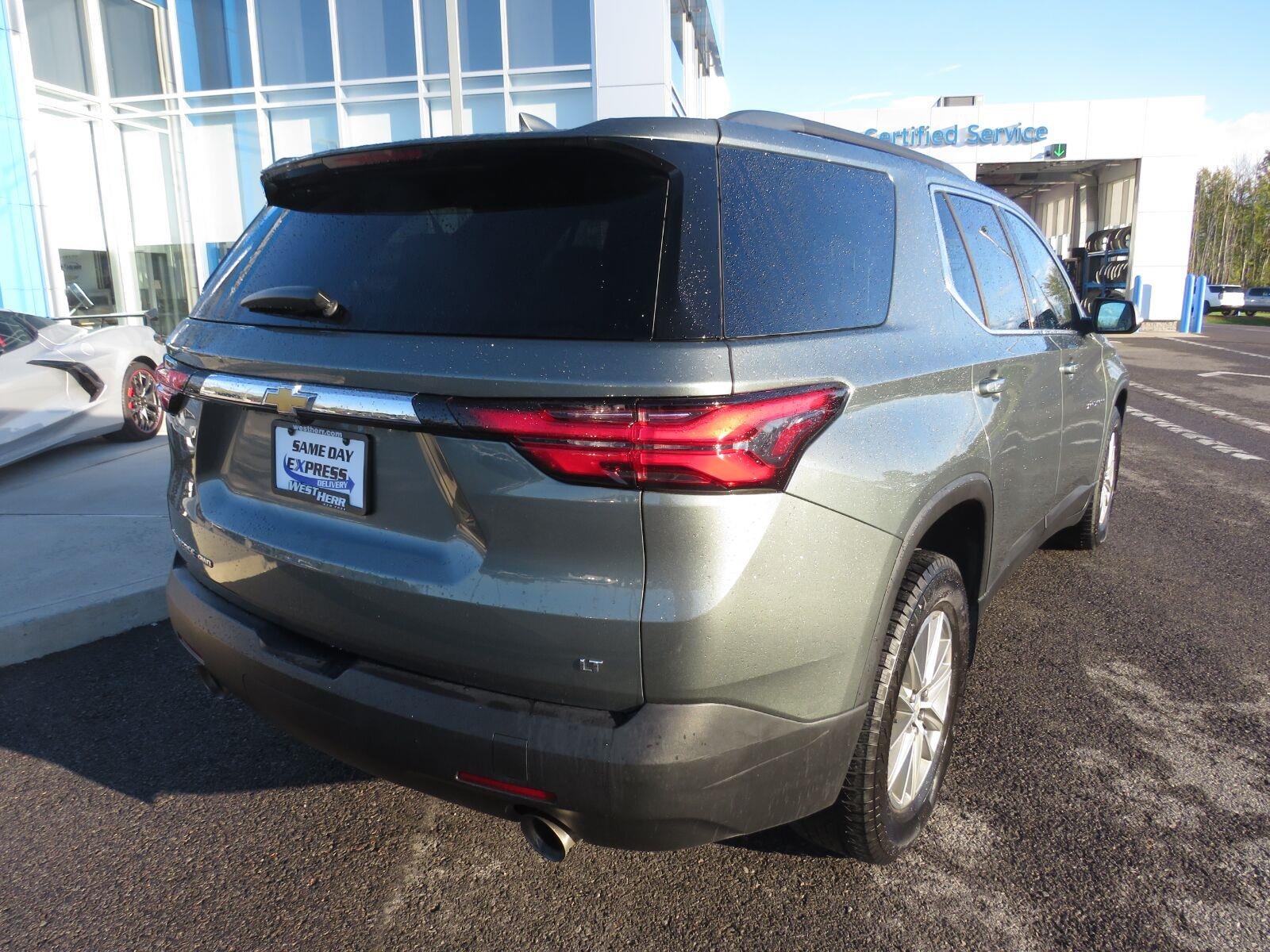 Used 2023 Silver Sage Metallic Chevrolet LT Cloth image 6
