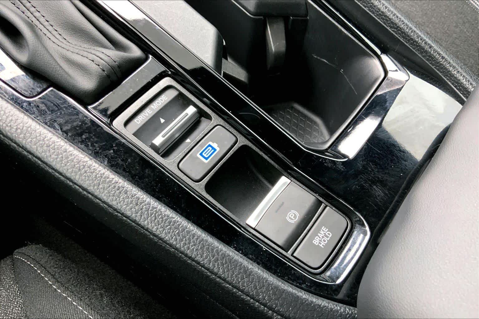 Used 2025 Crystal Black Pearl Honda Sport image 33