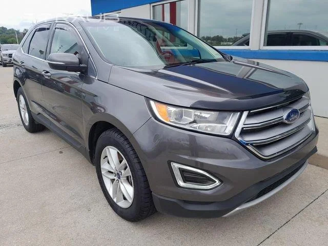 Used 2018 Magnetic Ford SEL image 3