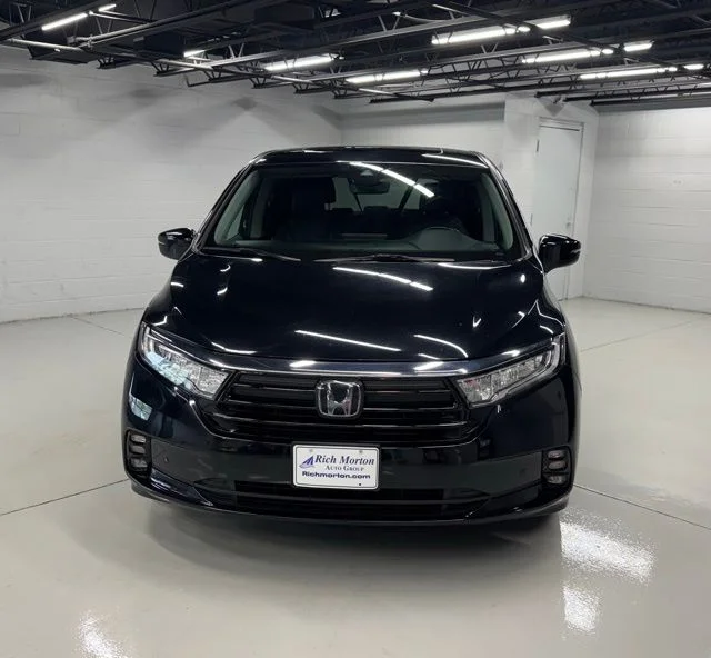 Used 2022 Black Honda Touring image 8