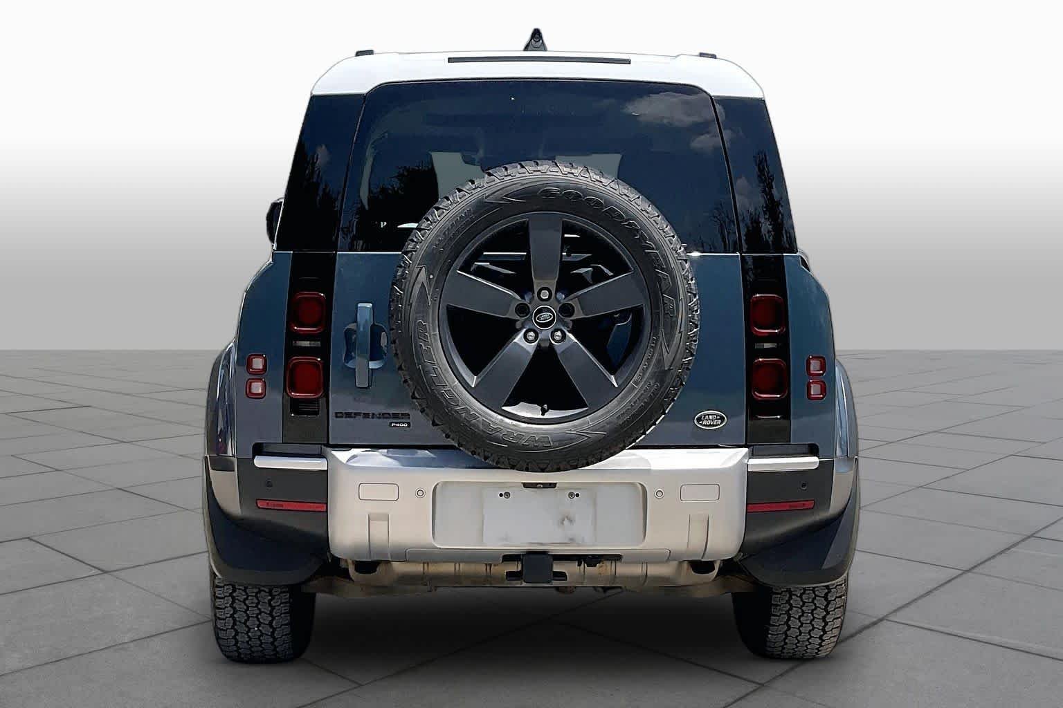 Used 2021 Tasman Blue Metallic Land Rover SE image 5