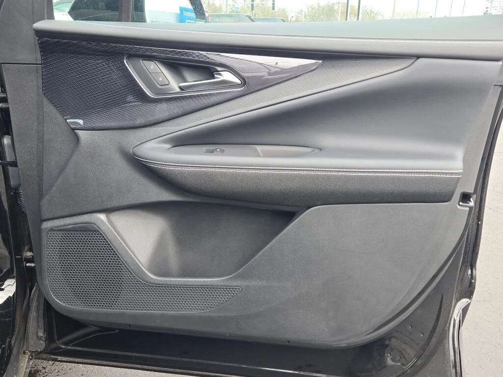 2025 Chevrolet Blazer EV LT - Photo 8