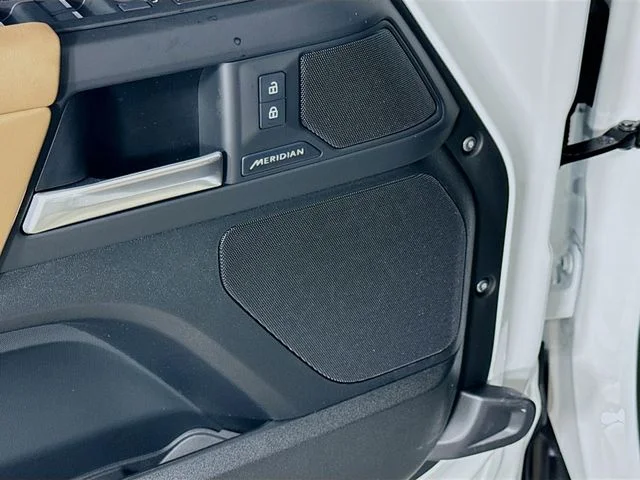 New 2026 Fuji White Land Rover S image 21