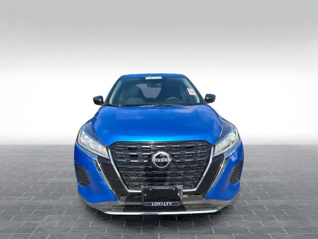Used 2025 Blue Nissan S image 2