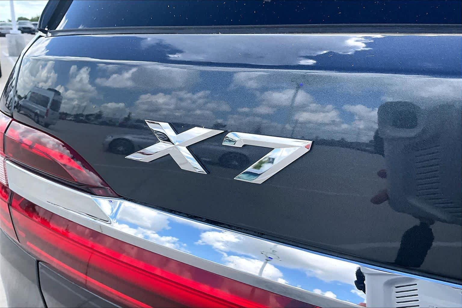 Used 2020 Arctic Gray Metallic BMW xDrive40i image 29