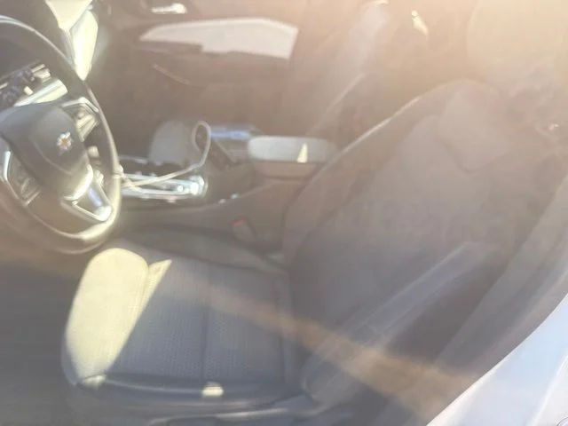 Used 2025 White Chevrolet LT image 38