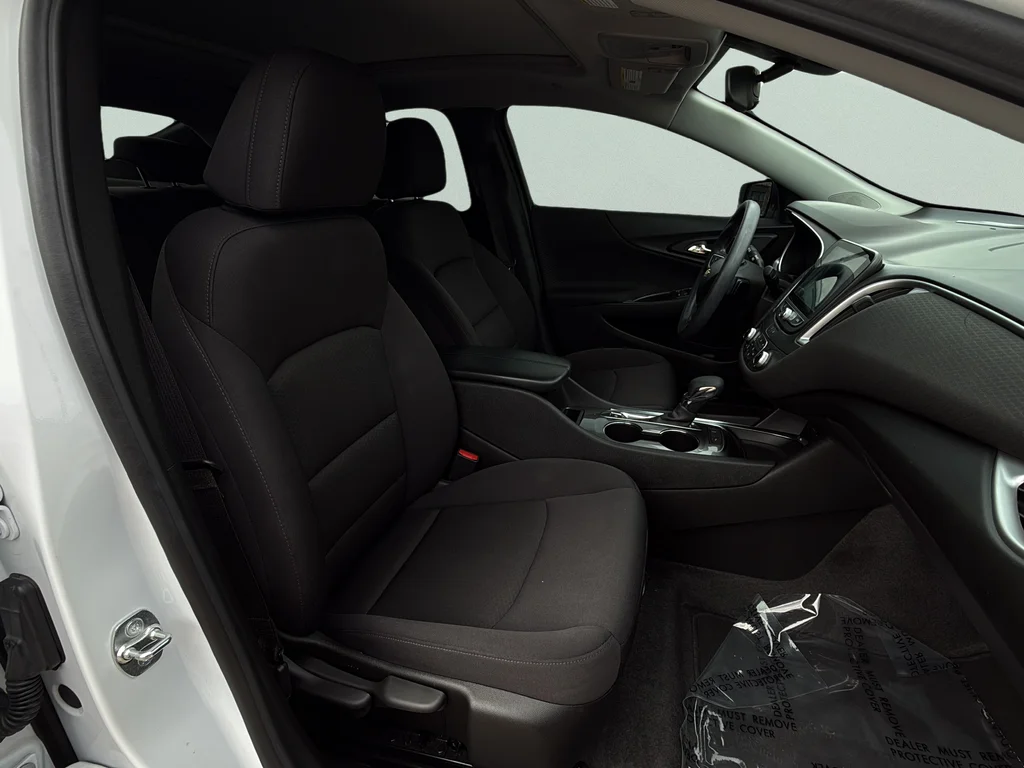 Used 2024 Summit White Chevrolet LT image 21