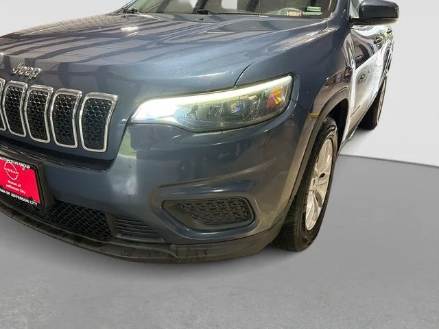 Used 2021 Blue Jeep Latitude image 10