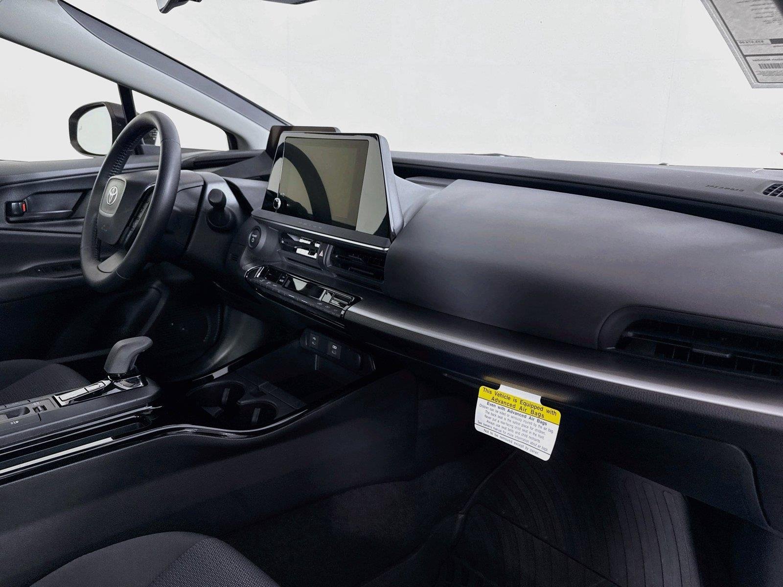 Used 2025 Wind Chill Pearl Toyota LE image 37