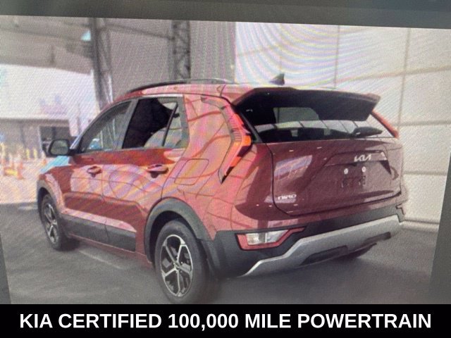 Used 2024 Red Kia LX image 3