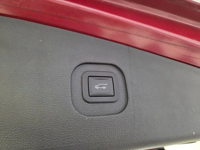 Used 2015 CRYSTAL RED TINTCOAT GMC Denali image 16