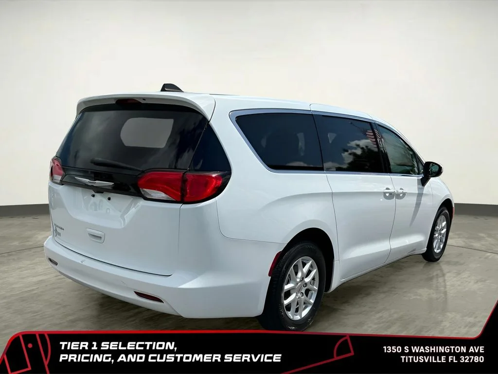 Used 2023 White Chrysler LX image 6