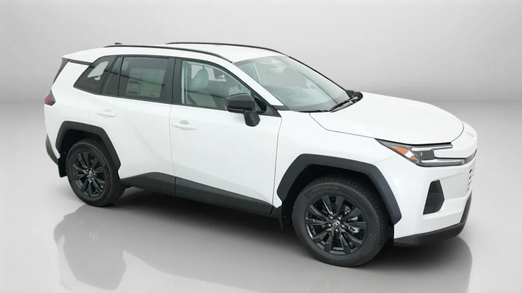 New 2026 Wind Chill Pearl Toyota XLE Premium image 6