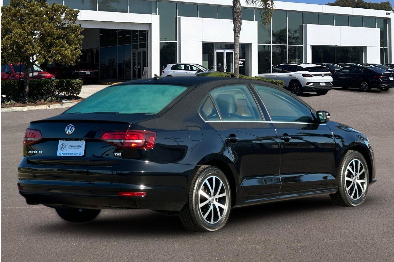 Used 2017 Black Volkswagen 1.4T SE image 3