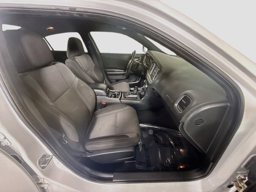 Used 2022 White Knuckle Clearcoat Dodge SXT image 23