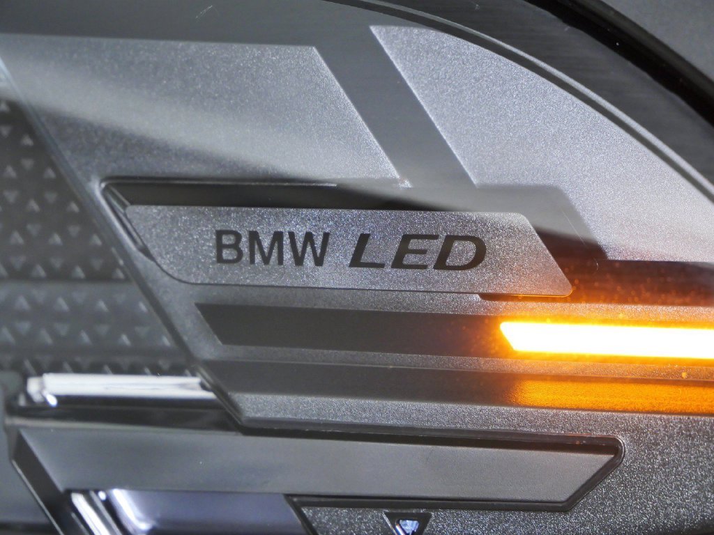 New 2026 Black Sapphire Metallic BMW xDrive50e image 4