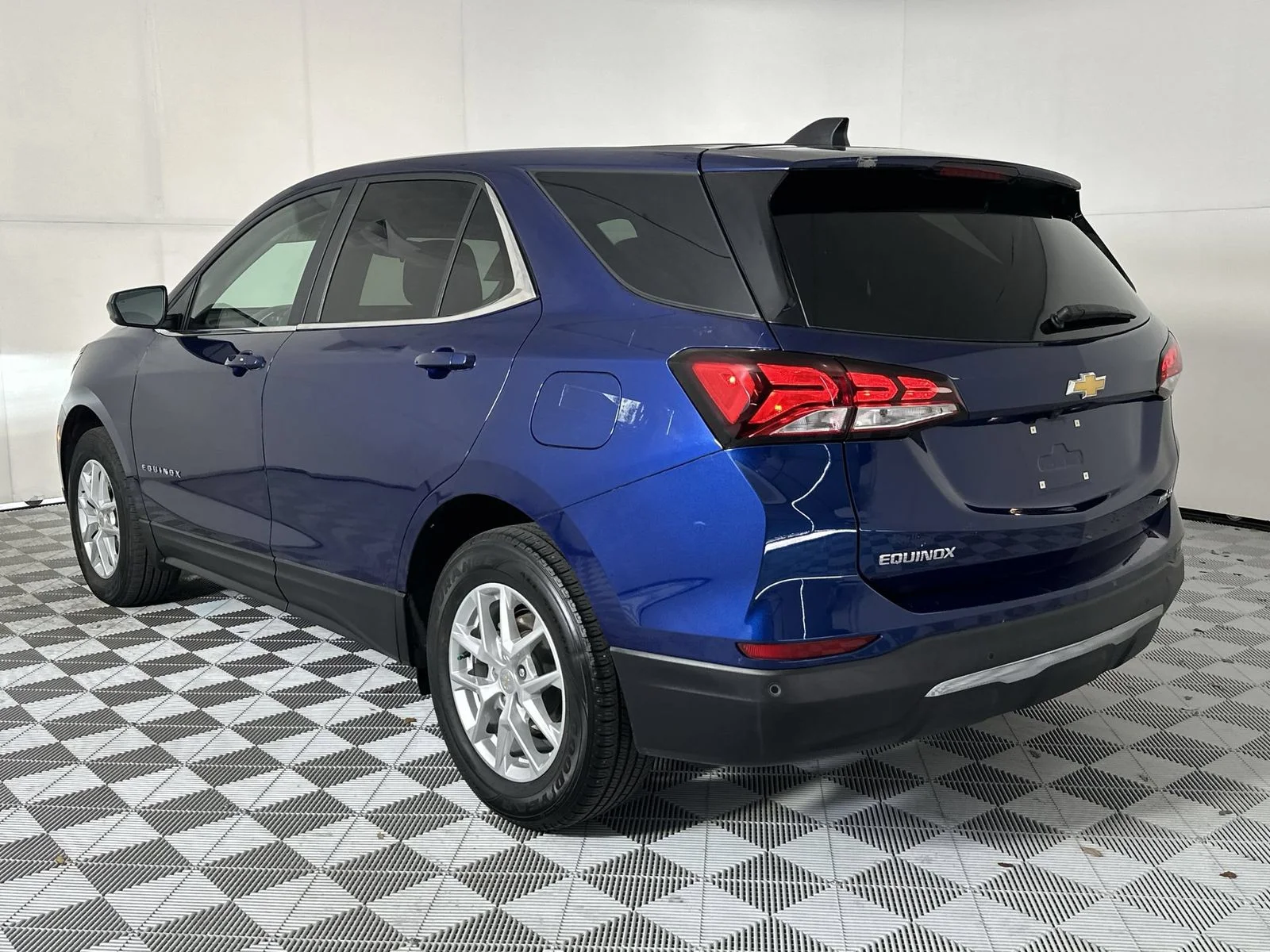 Used 2023 Blue Chevrolet LT image 6