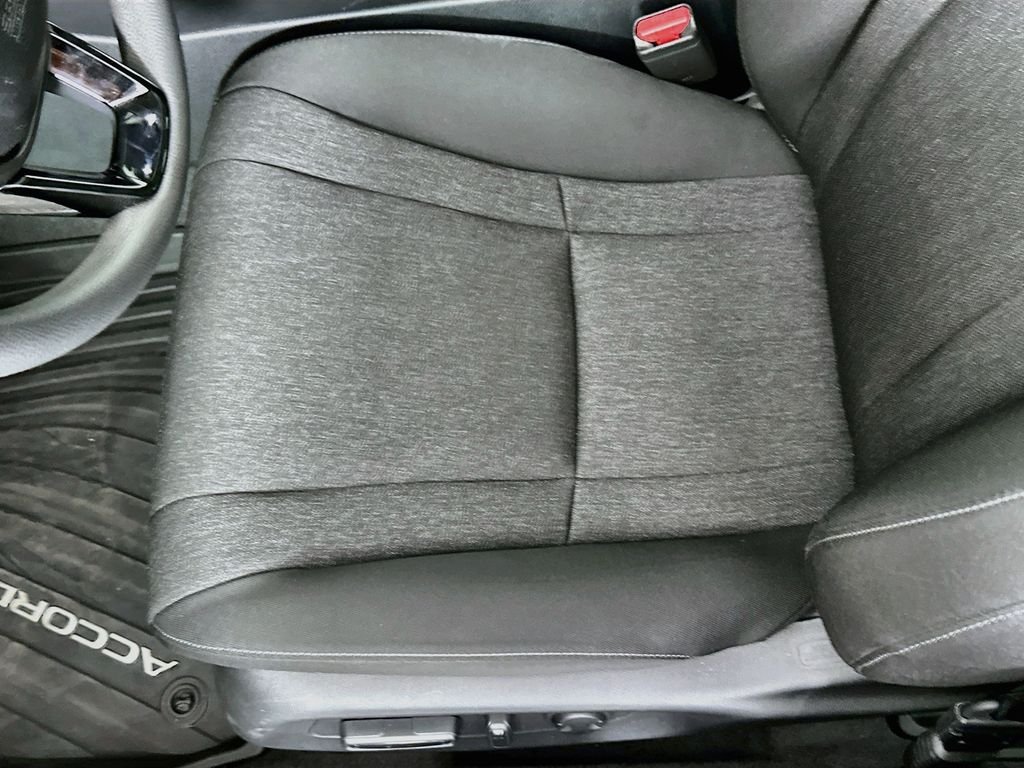 2025 Honda Accord SE - Photo 18