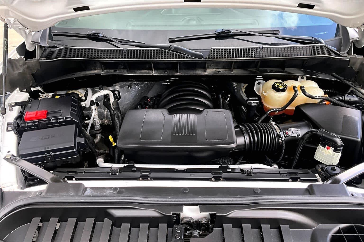 Used 2022 Summit White Chevrolet Work Truck image 31