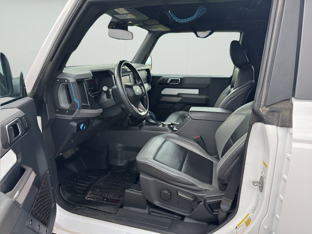 Used 2023 Oxford White Ford Black Diamond image 14
