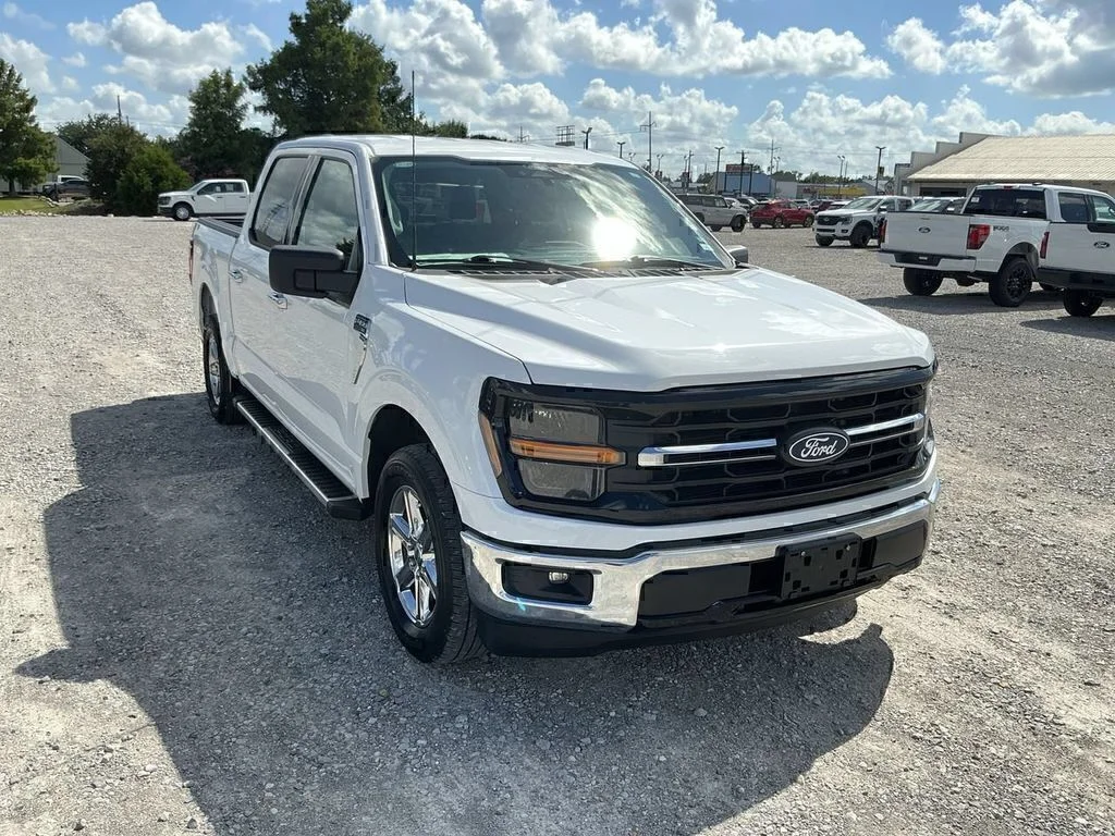 Used 2025 Oxford White Ford XLT image 10