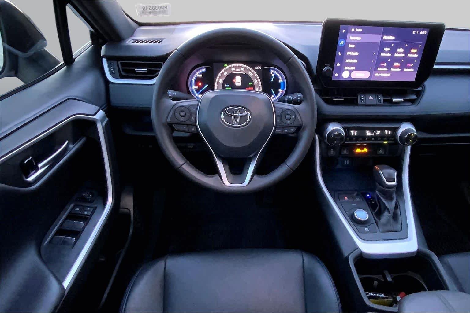 Used 2023 Wind Chill Pearl/Midnight Black Metallic Toyota Hybrid XSE image 6