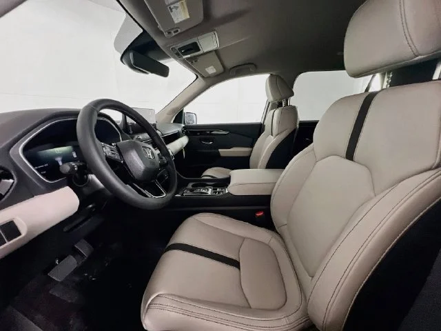 New 2026 Platinum White Pearl Honda RTL image 14