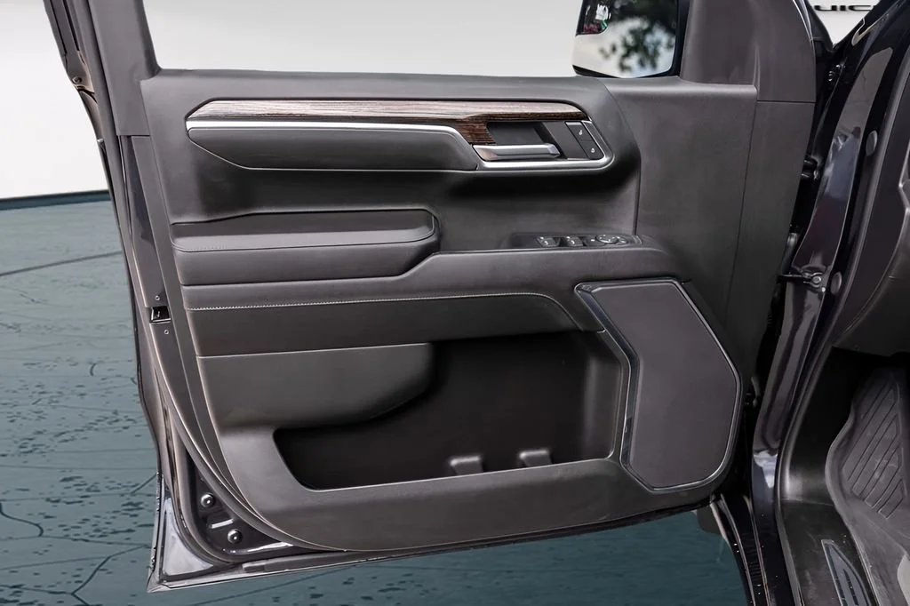 Used 2024 Titanium Rush Metallic GMC Elevation image 24