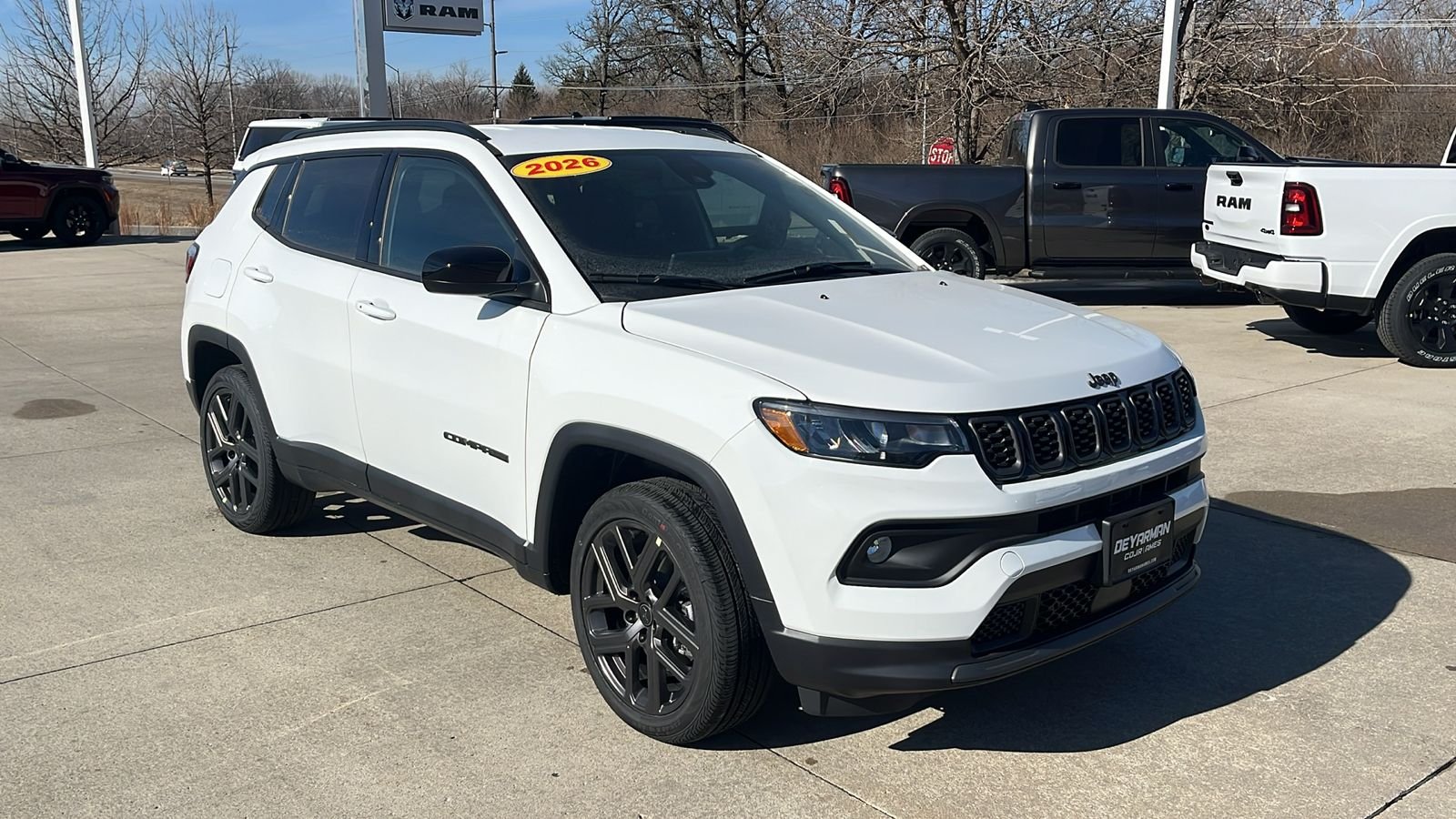 New 2026 Bright White Clear-Coat Exterior Paint Jeep Latitude image 2