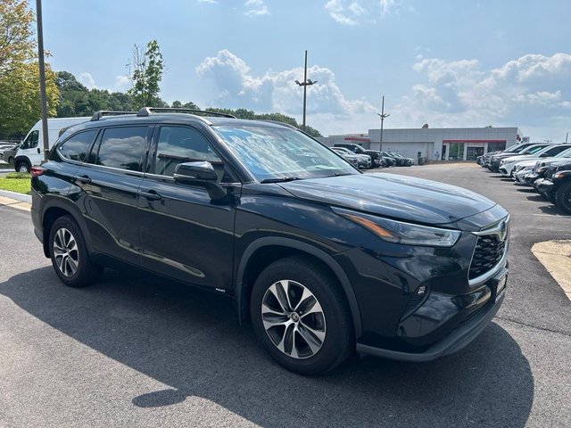 2022 Toyota Highlander Hybrid XLE