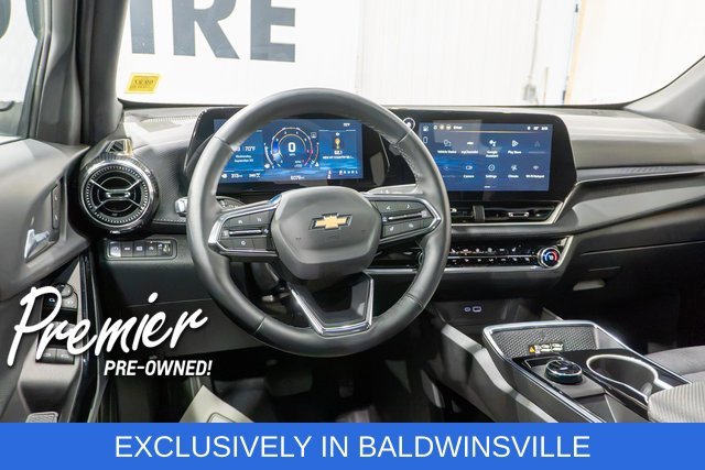 Used 2026 Summit White Chevrolet LT image 12