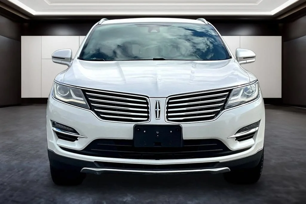 Used 2018 Lincoln MKC Reserve with VIN 5LMCJ3D96JUL03534 for sale in Beachwood, OH