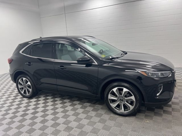 Used 2023 Black Ford Platinum image 4