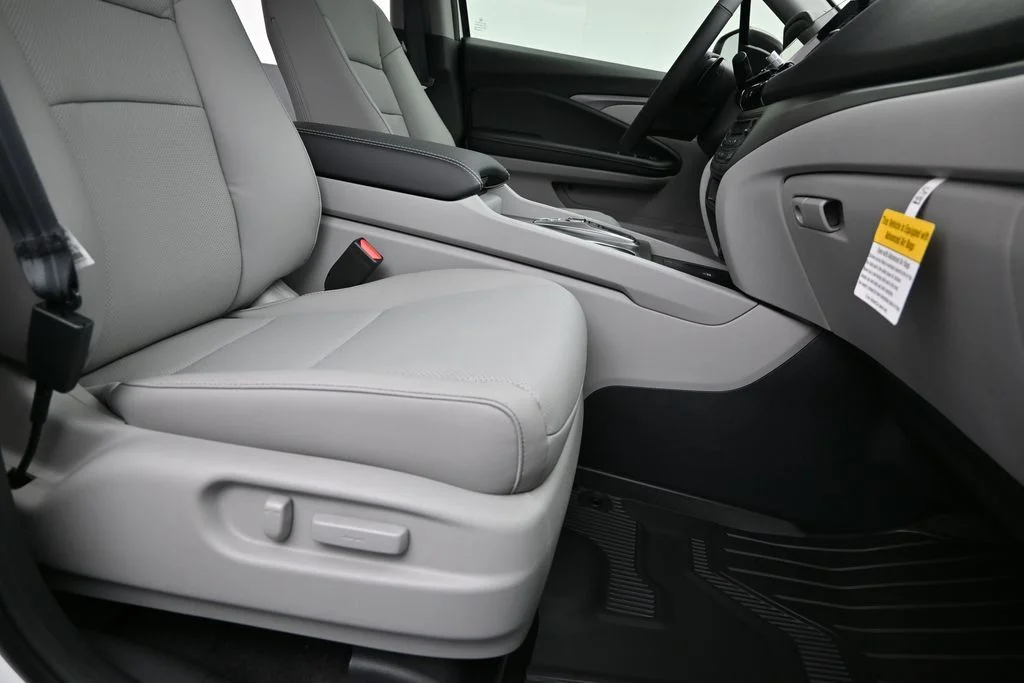 New 2026 Platinum White Pearl Honda RTL image 19