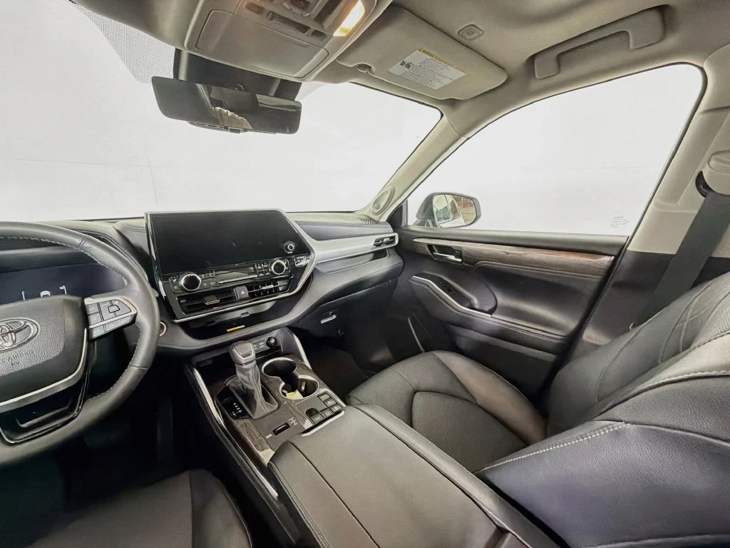 Used 2024 Beige Toyota Platinum image 20