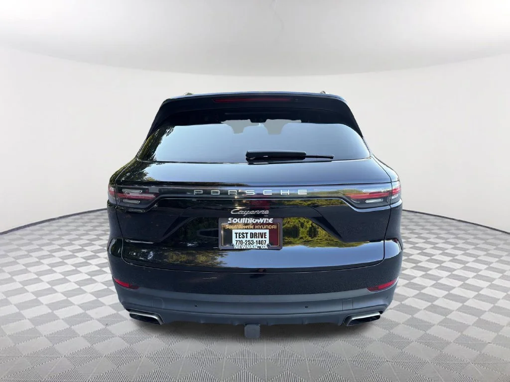 Used 2020  Porsche Base image 6