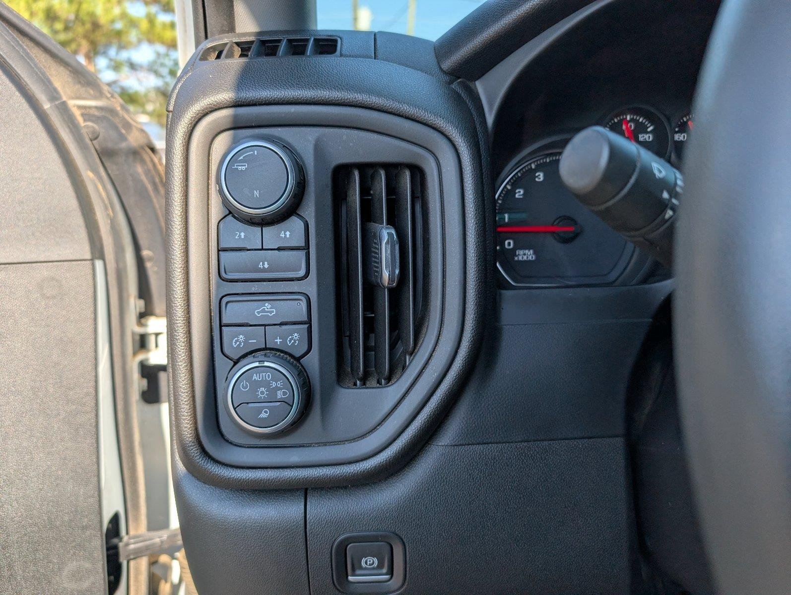 Used 2021 SUMMIT WHITE Chevrolet Custom image 27