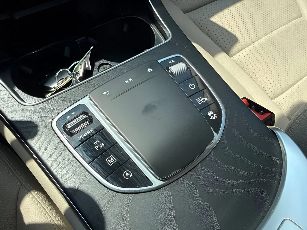 Used 2022  Mercedes-Benz GLC 300 image 25