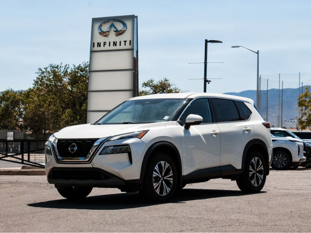 Used 2021 Pearl White Tricoat Nissan SV image 1