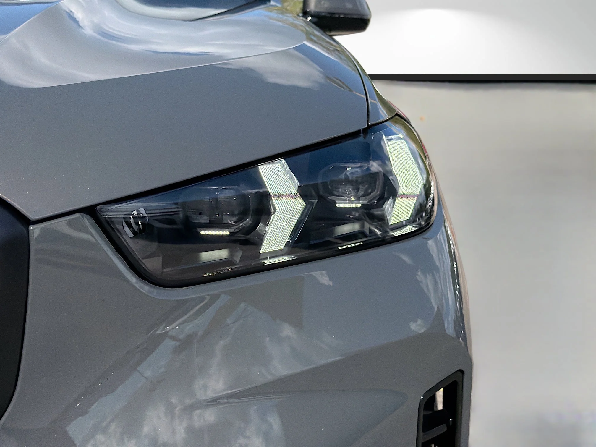 New 2026 Dravit Grey Metallic BMW xDrive40i image 9