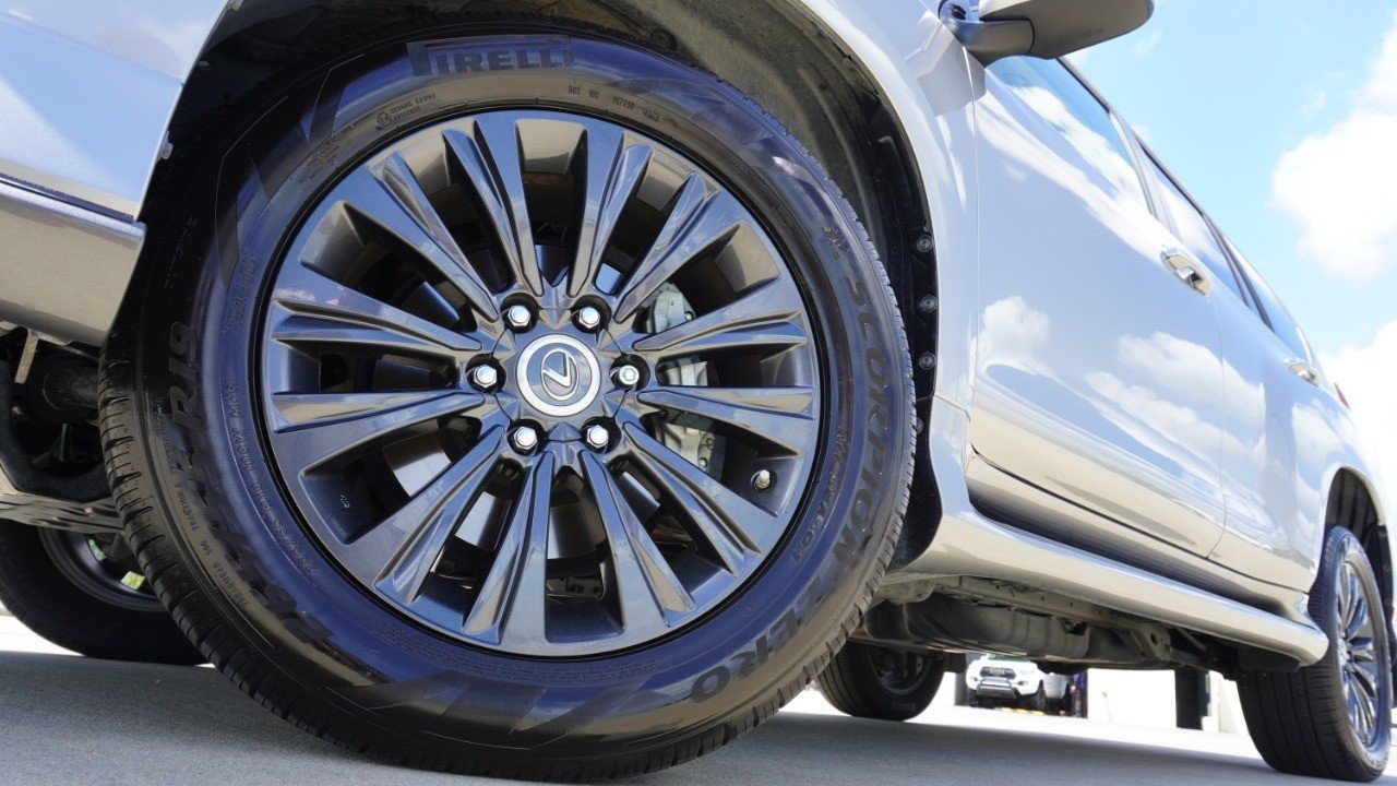 Certified Used 2021 ATOMIC SILVER Lexus GX 460 Premium image 11