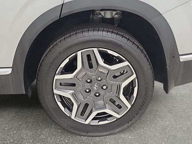 Used 2022 Silver Hyundai Limited image 33