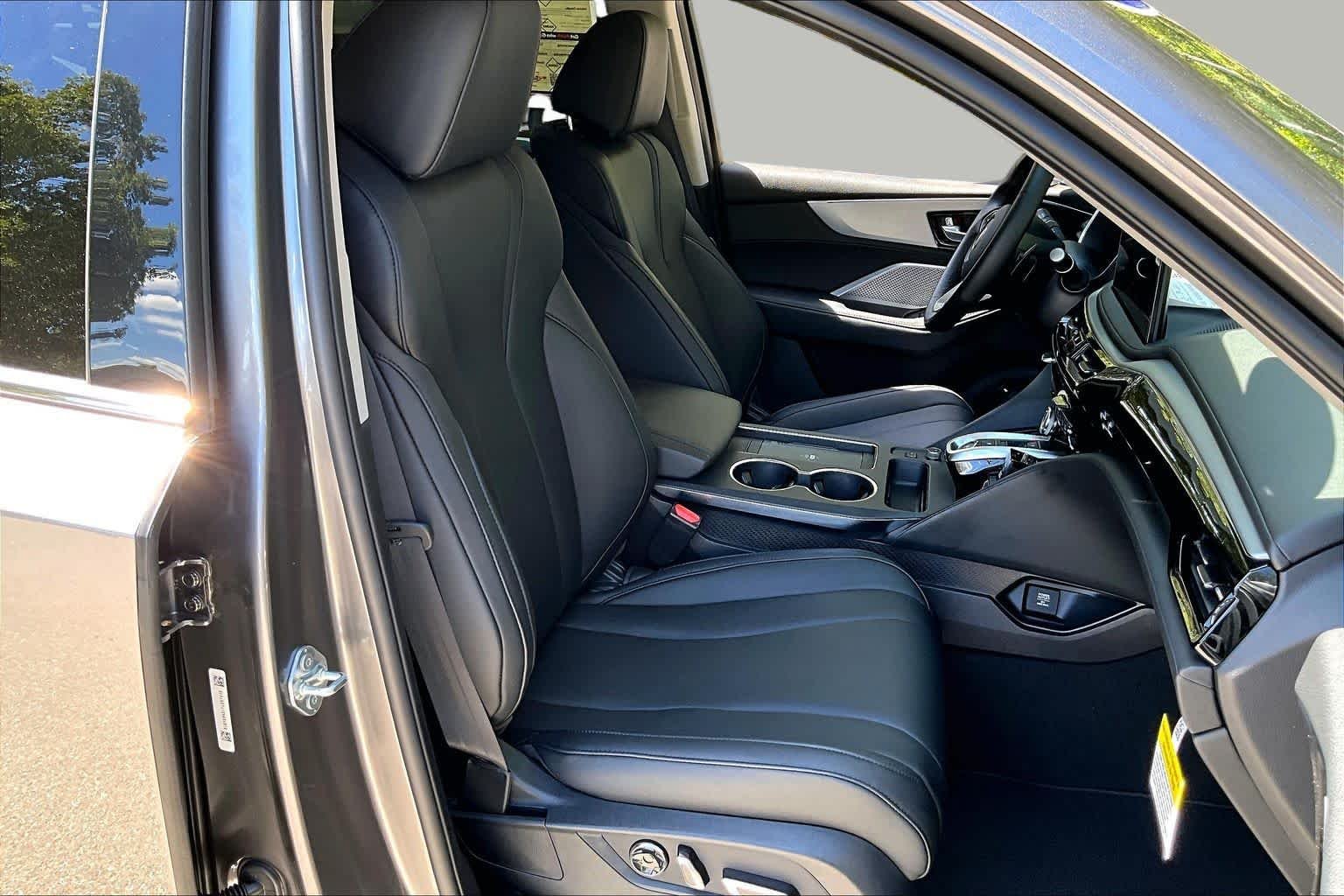 Used 2026 Liquid Carbon Metallic Acura  image 9