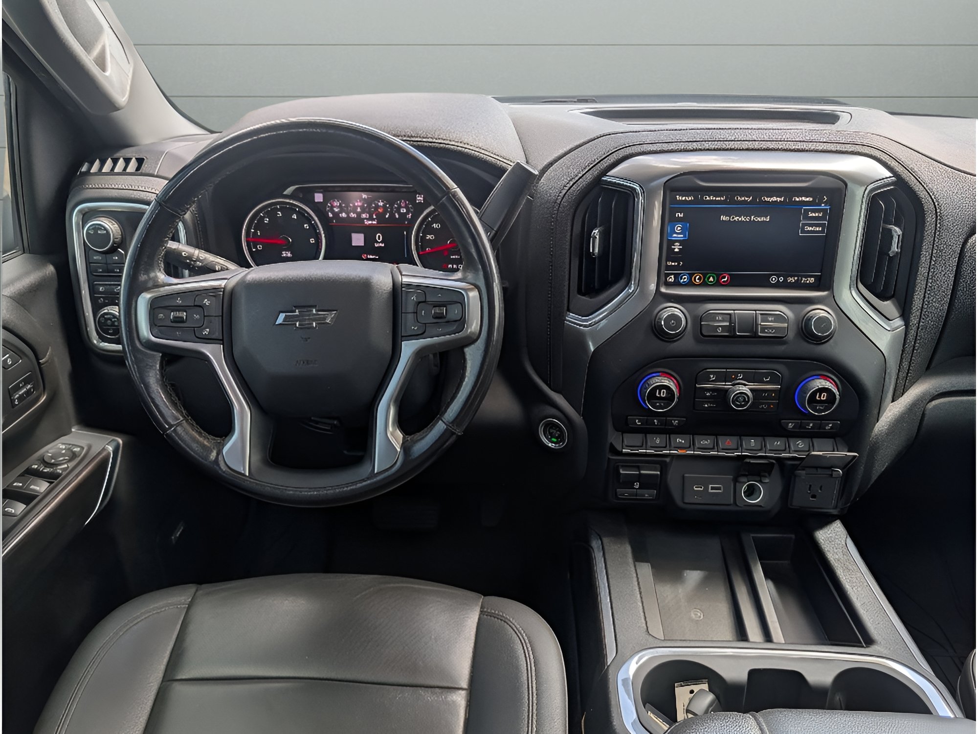 Used 2022 Summit White Chevrolet LTZ image 9
