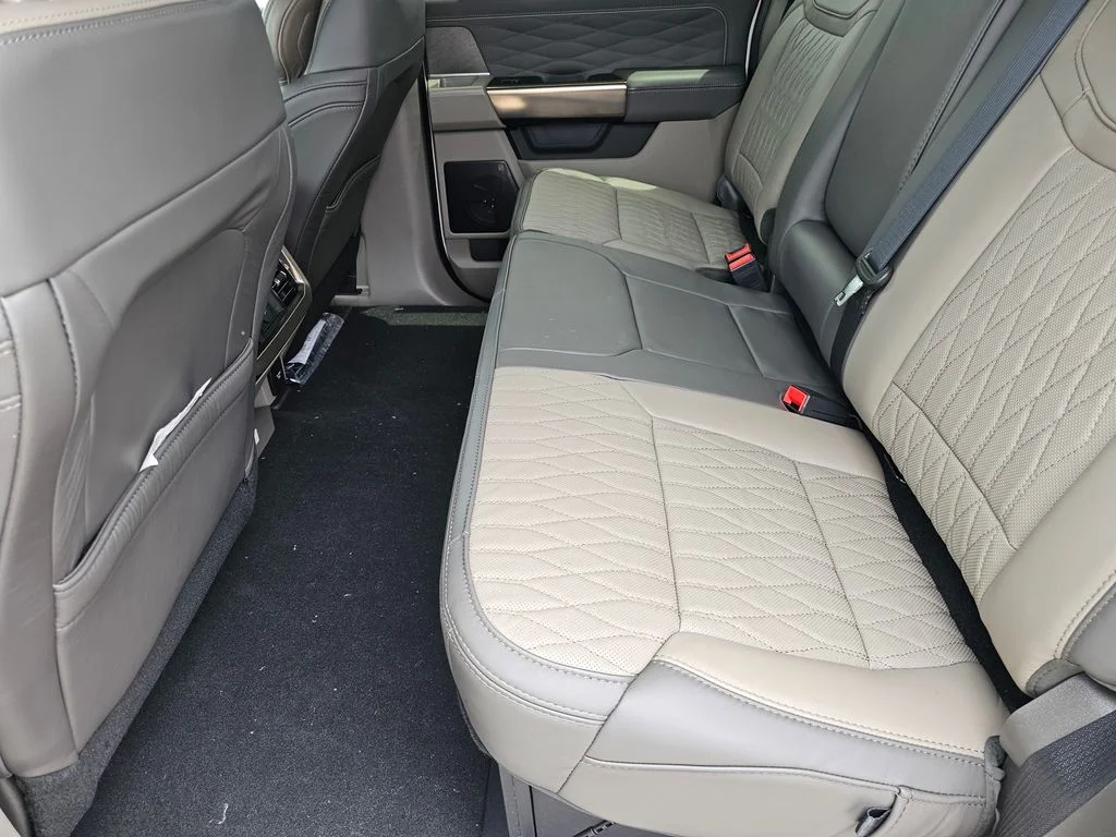 New 2026 Star White Metallic Tri-Coat Ford F-350® Platinum® image 17